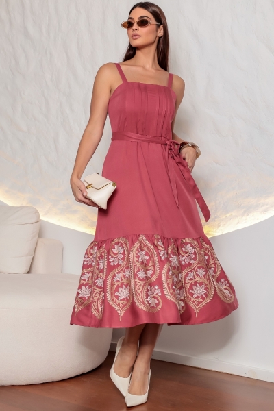 Vestido Barrado com Faixa